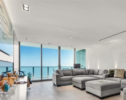 Oceanfront 3-Bedroom Residence with Terraces