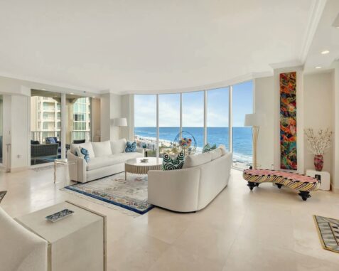 Elegant 3BR Oceanfront Apartment with Balcony