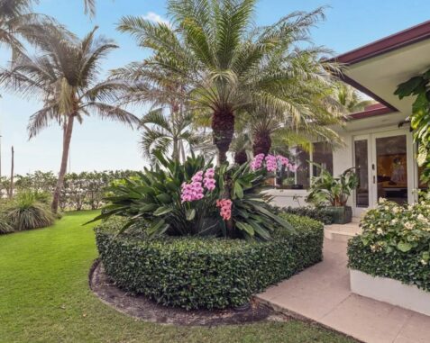 Two Bdr Waterfront Dock and Pool Home