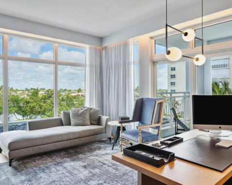Exquisite Floor to Ceiling 3 Bedrooms Apartment
