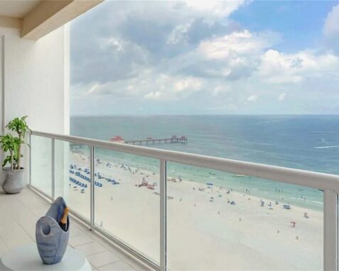 Four-Bedroom Penthouse with Panoramic Gulf Views